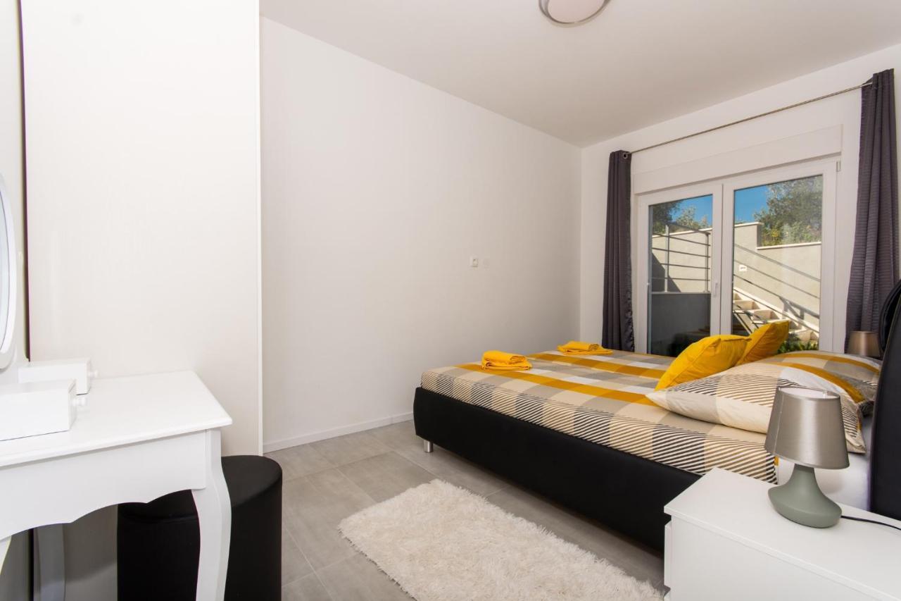 Apartment Julia Traù Esterno foto